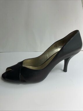 Classic Black Peep-Toe Women's Pump